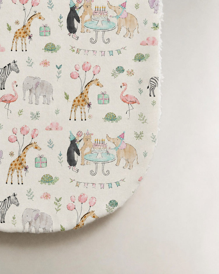 Giraffe Birthday Party bamboo baby burp cloth — print detail