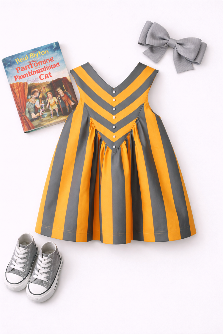 Girl wearing Anaario Tiger Lily Dress