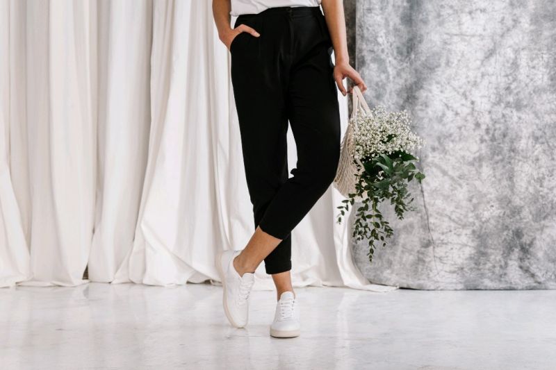 Four key points to consider when examining the dynamic interplay between quality and quantity in the fashion industry: