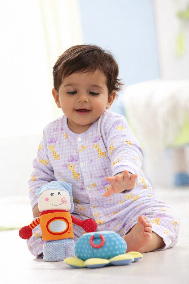 Baby wearing Anaario Giraffe and Balloons organic mulmul cotton Blossom Breeze set, newborn to 24 months