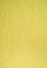 Snuggles and Cuddles Baby Blanket Gift Bundle (Multicoloured polka dots)