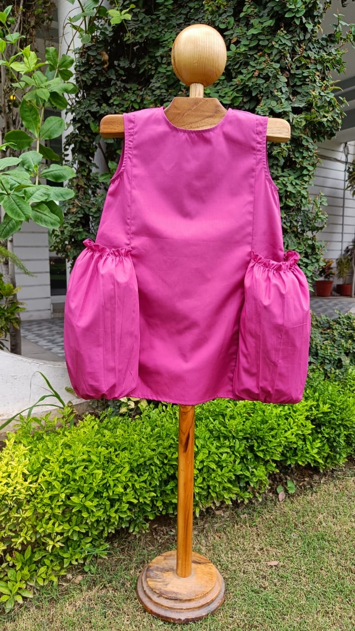 Girl wearing Anaario Bubblegum Pop Dress