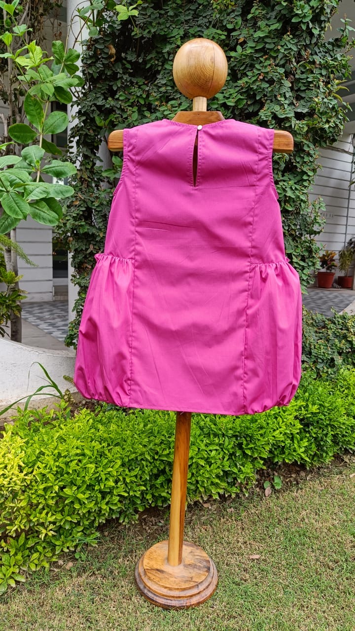 Girl wearing Anaario Bubblegum Pop Dress