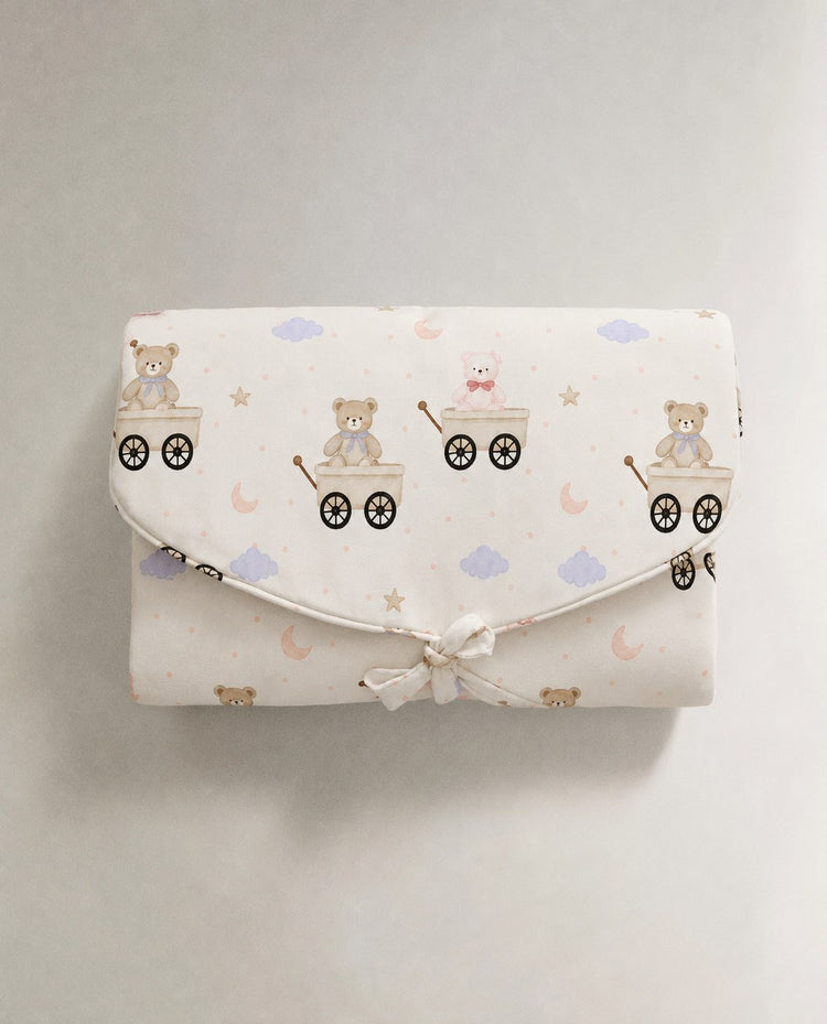 Carriage Teddy bamboo baby changing mat — print detail