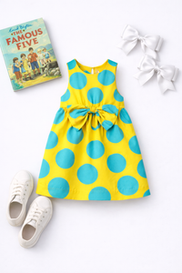 Girl wearing Anaario Lemon Fizz Dress